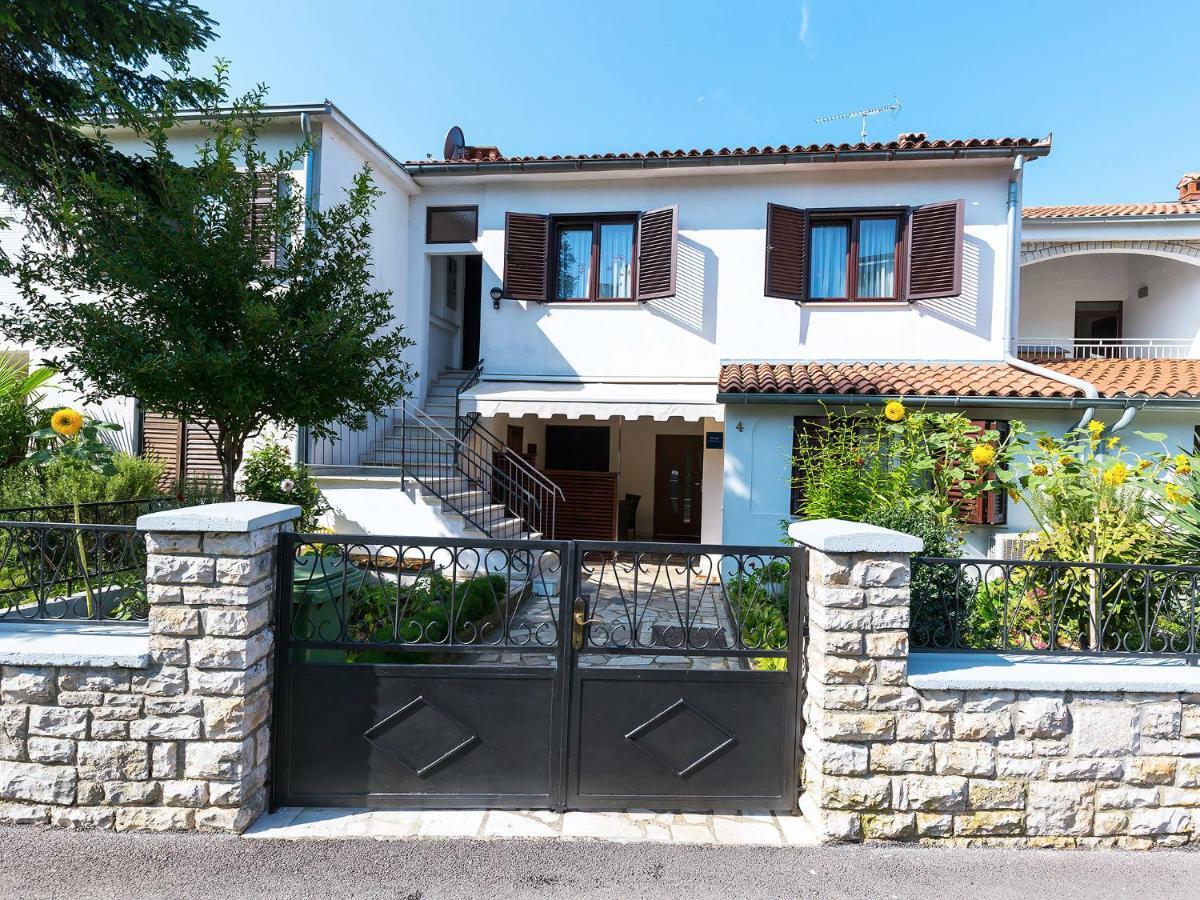 Apartments Nives Porec Exterior photo