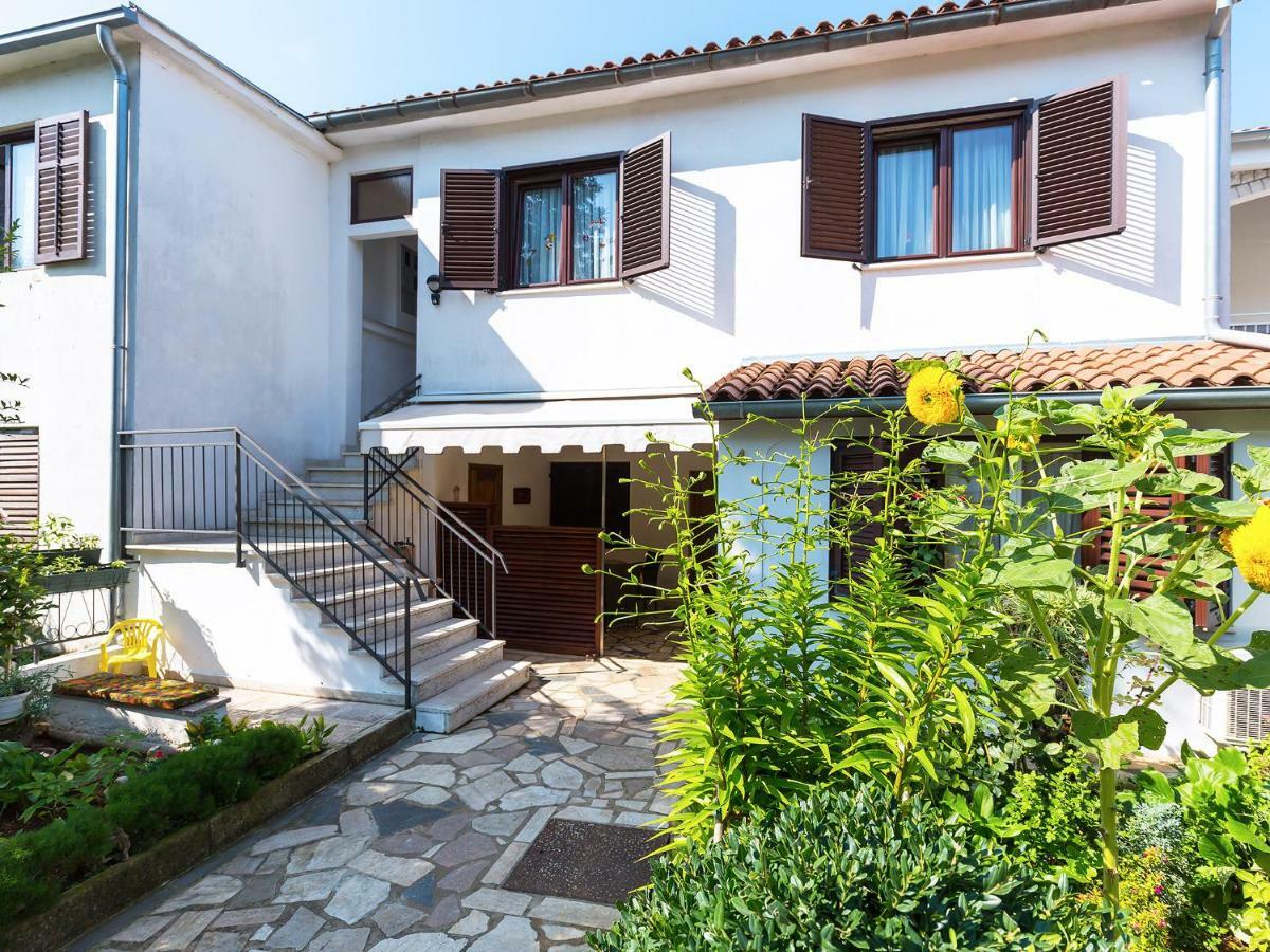 Apartments Nives Porec Exterior photo