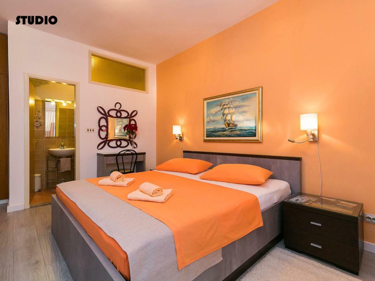 Apartments Nives Porec Exterior photo