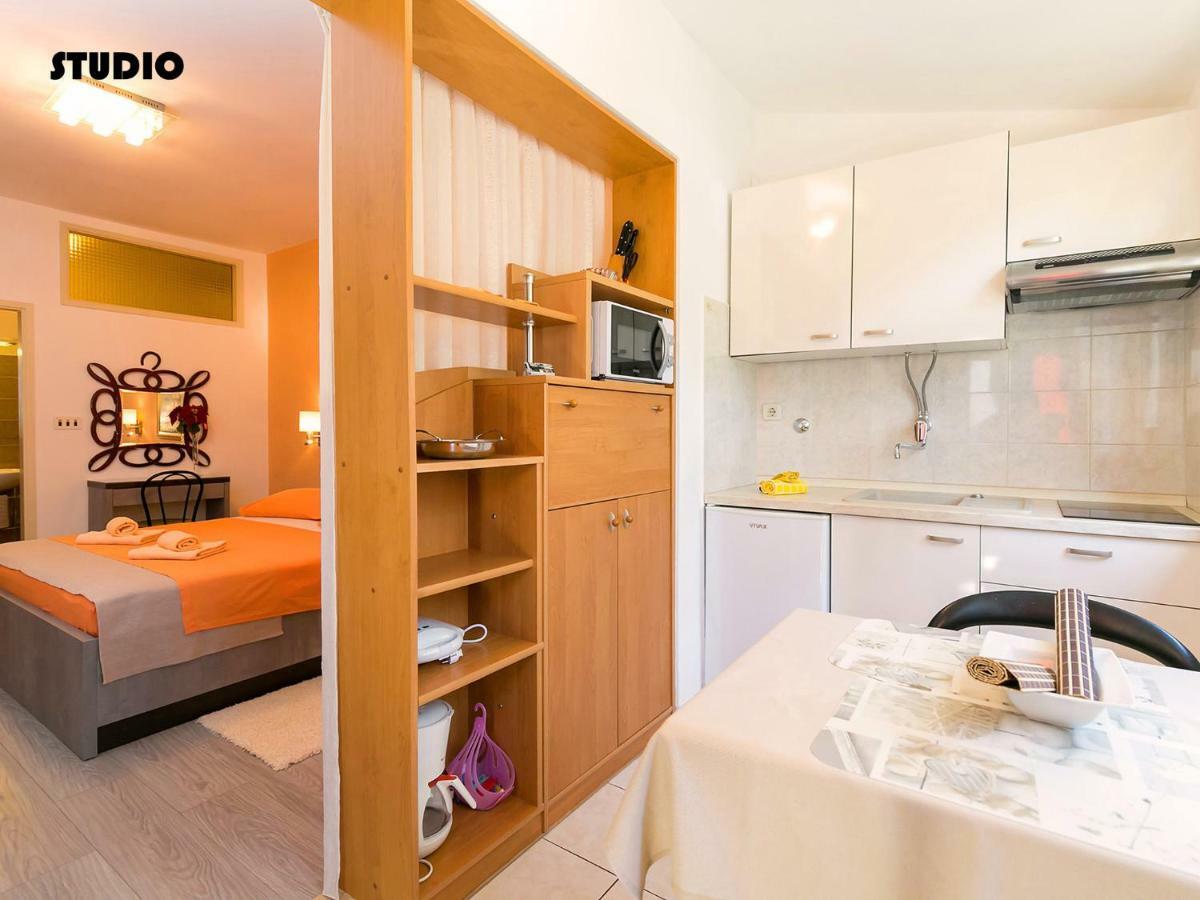 Apartments Nives Porec Exterior photo